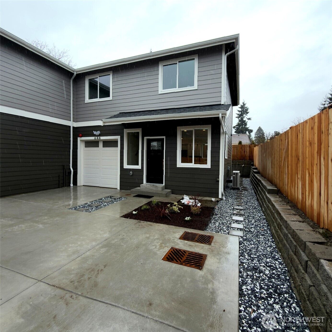 Property Photo: 648 B SW 139th Street WA 98166