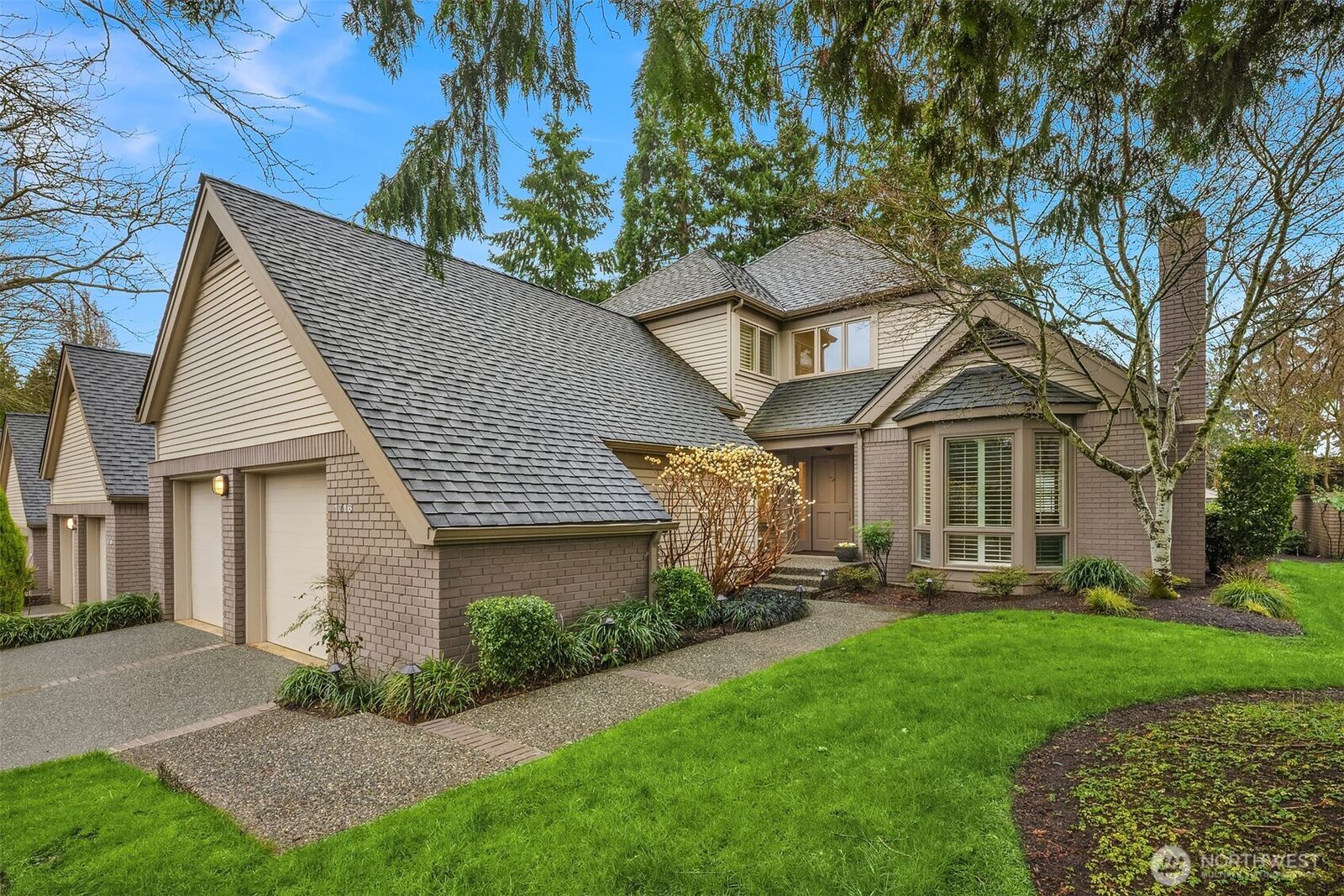 Property Photo:  1716  Bellevue Way NE  WA 98004 