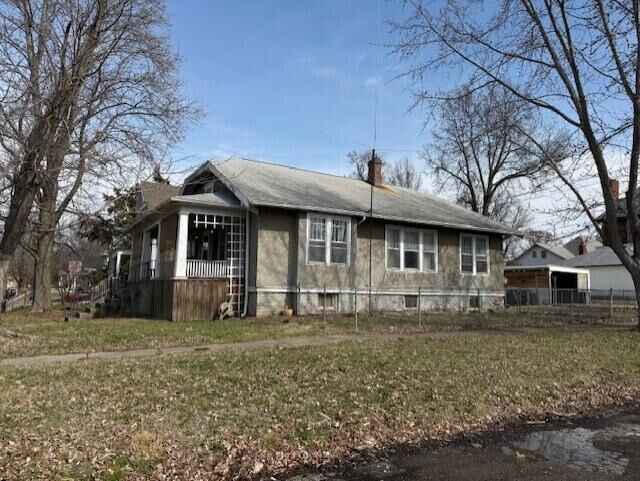 Property Photo:  430 S 4th St.  MO 65270 