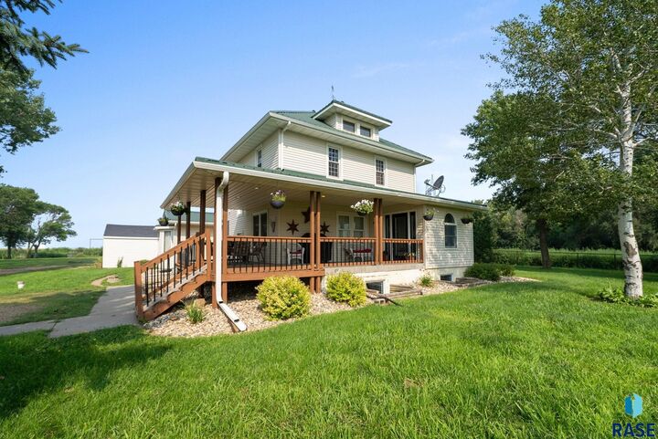 Property Photo: 27151 479th Ave SD 57032