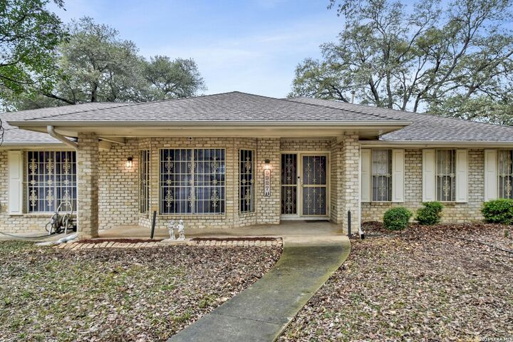 Property Photo:  5927 Wildwind Dr  TX 78239 