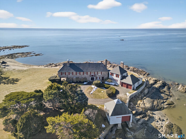 Property Photo: 39 Vineyard Place CT 06437