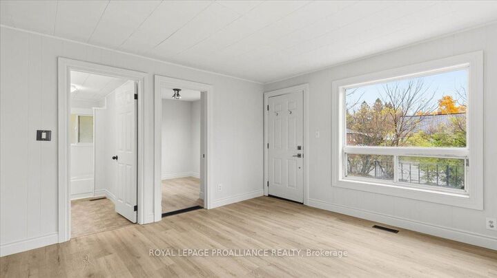 Property Photo: 260 Sidney Street ON K8V 2T6