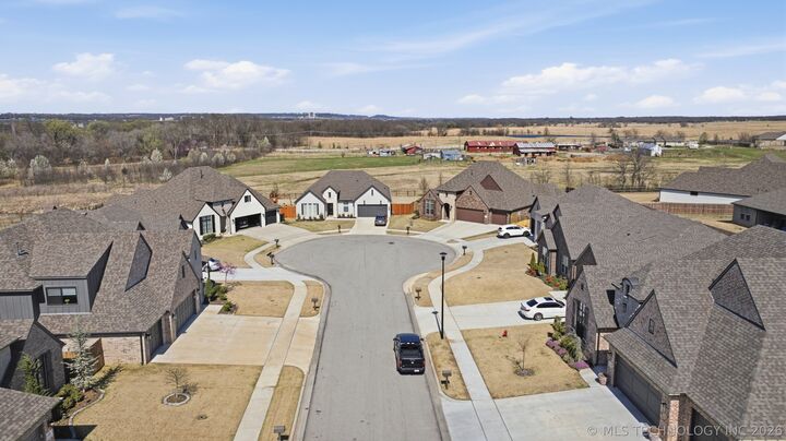 Property Photo:  6321 N 24th Street  OK 74014 