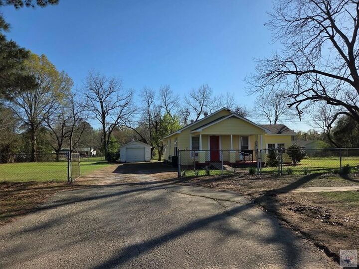 Property Photo: 2808 E 19th AR 71854