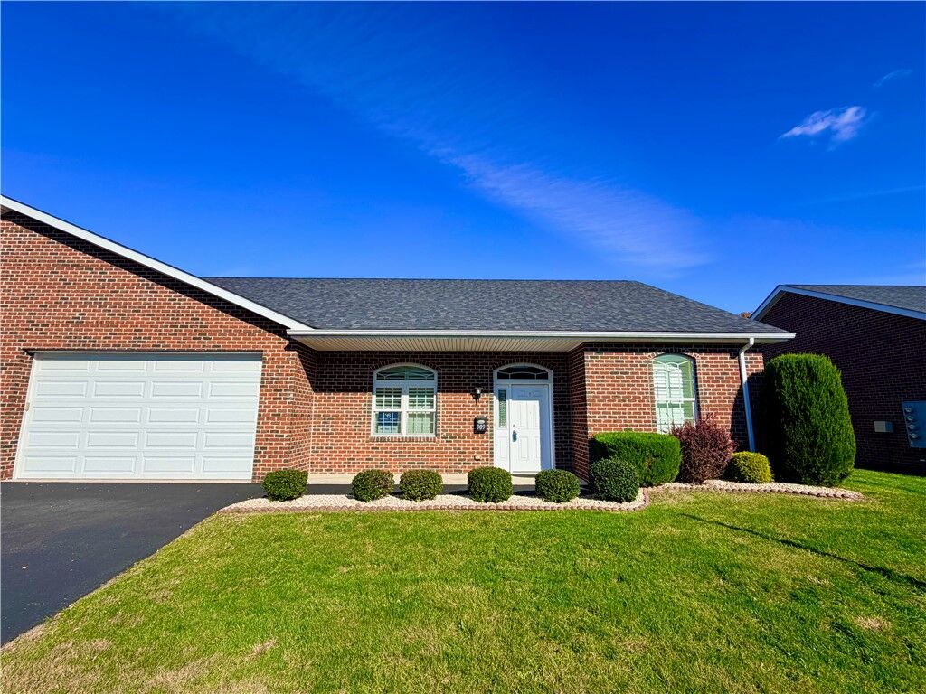 Property Photo: 909 Valentina Ln PA 15068