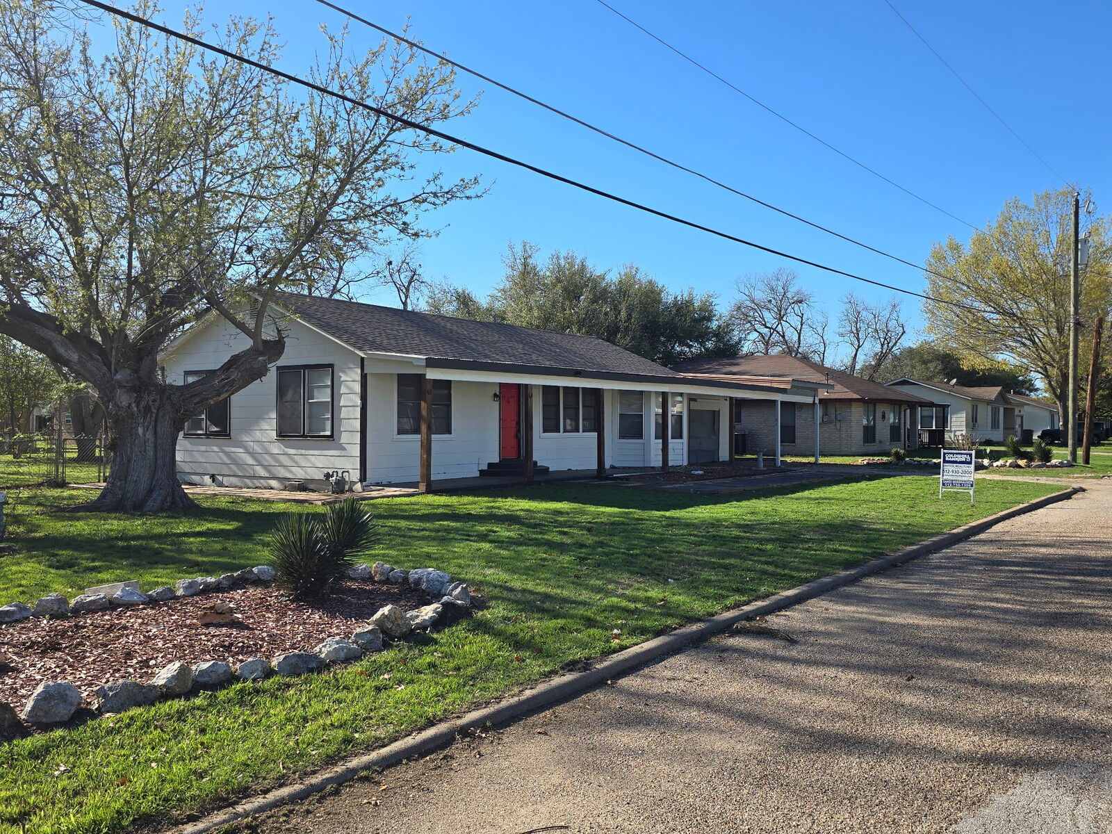 Property Photo:  305 N 5th Street  TX 76577 