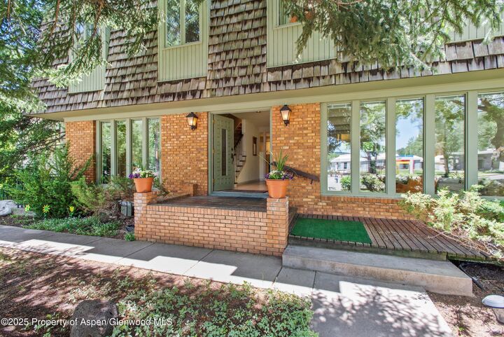 Property Photo:  531 Gillespie Street  CO 81611 