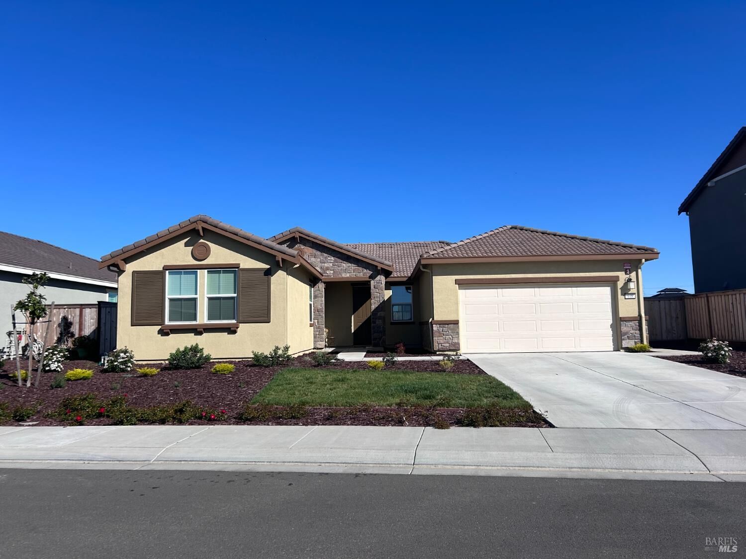 Property Photo: 648 Broadfork Circle CA 95687