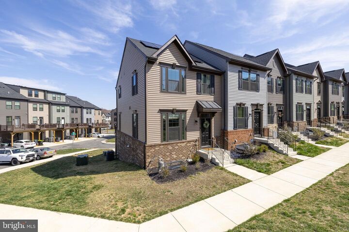 Property Photo:  1128 Spur Lane  VA 22401 