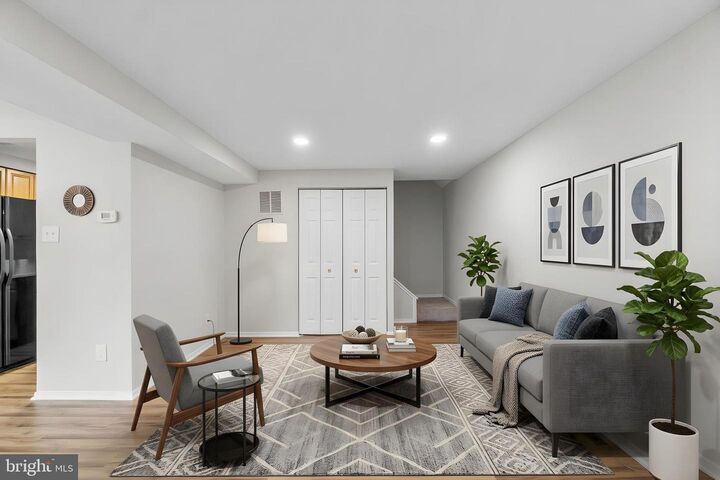 Property Photo: 392 West Court 2B MD 21061