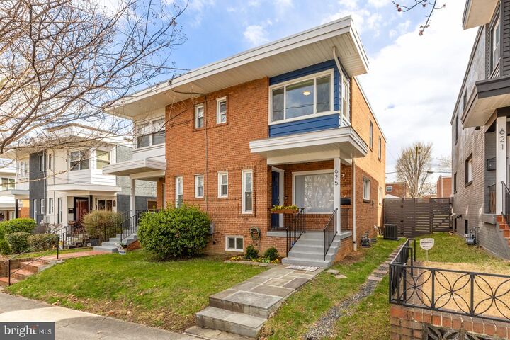 Property Photo:  625 Kensington Place NE  DC 20011 