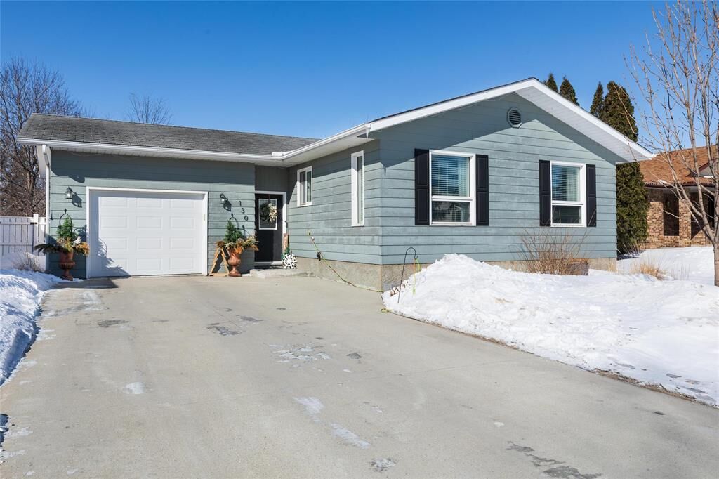Property Photo:  130 Albert Street  MB R5G 2B4 