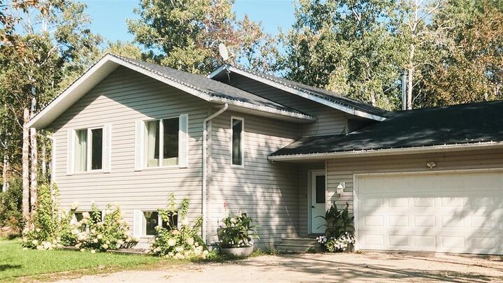 Property Photo:  7 Voyageur Way  MB R0A 0W0 