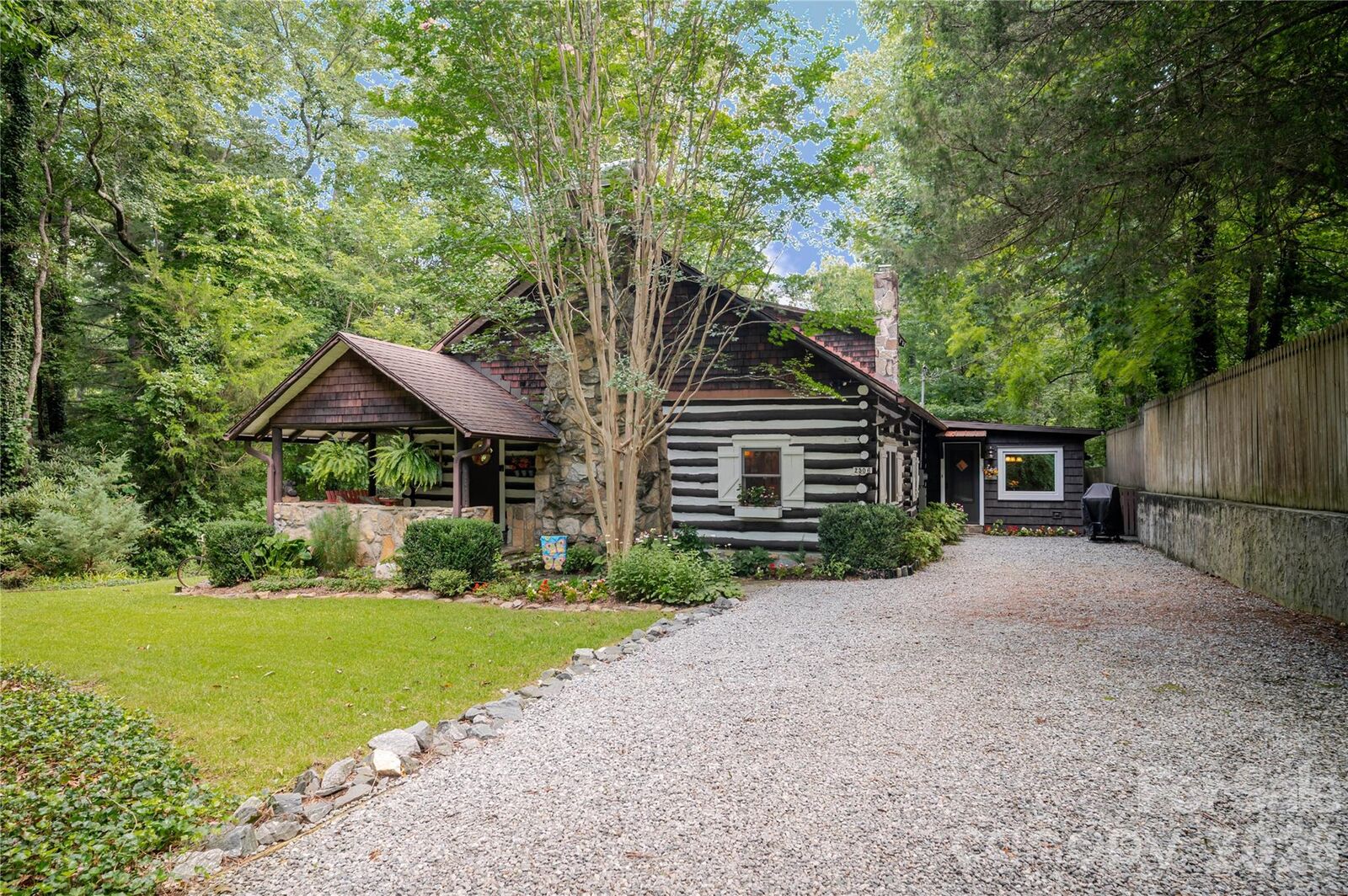 Property Photo:  2506 Anders Drive  NC 28791 