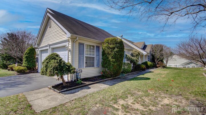 Property Photo:  20 Winding River Road  NJ 08701 