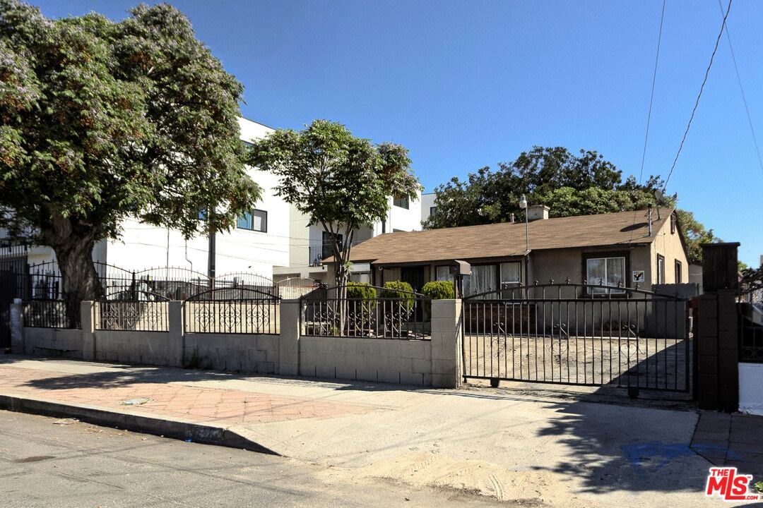 Property Photo:  7626 Morella Ave  CA 91605 