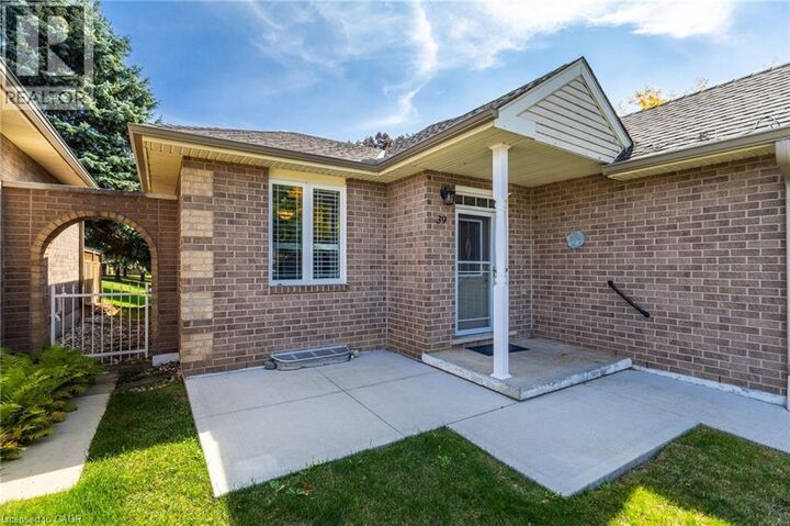 Property Photo:  39 Twentyplace Boulevard  ON L0R 1W0 