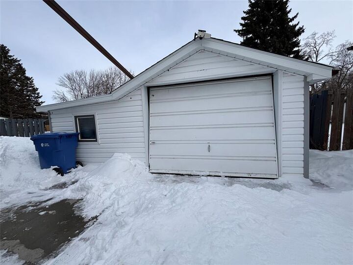Property Photo: 212 Hossack Avenue MB R0K 1G0