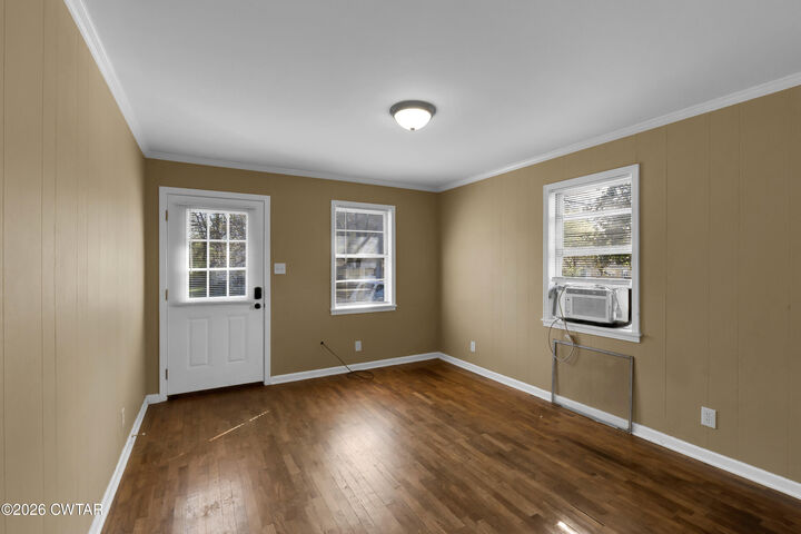 Property Photo:  929 E College Street  TN 38012 