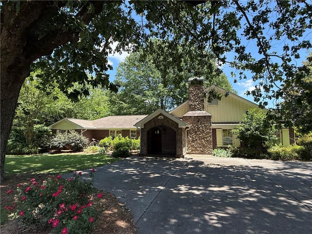 Property Photo:  224 Hillcrest Drive  GA 30701 