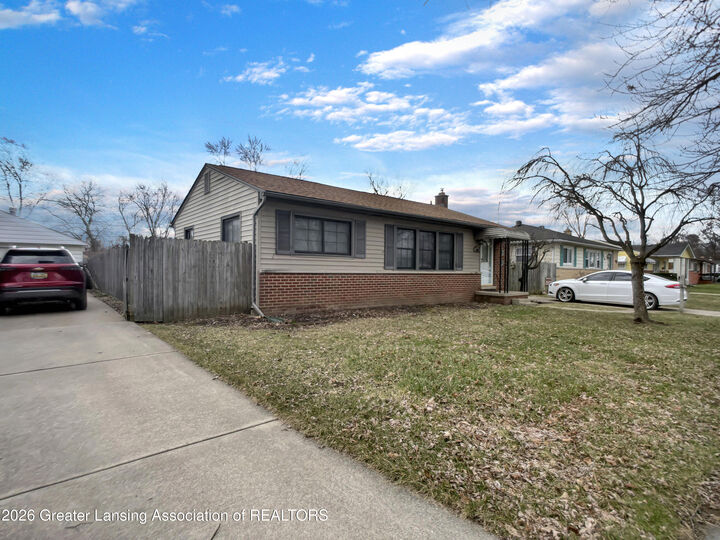 Property Photo:  1350 Hawthorne Avenue  MI 48198 