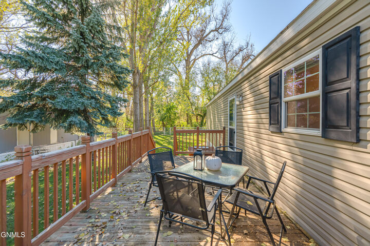 Property Photo: 616 Dover Drive ND 58504