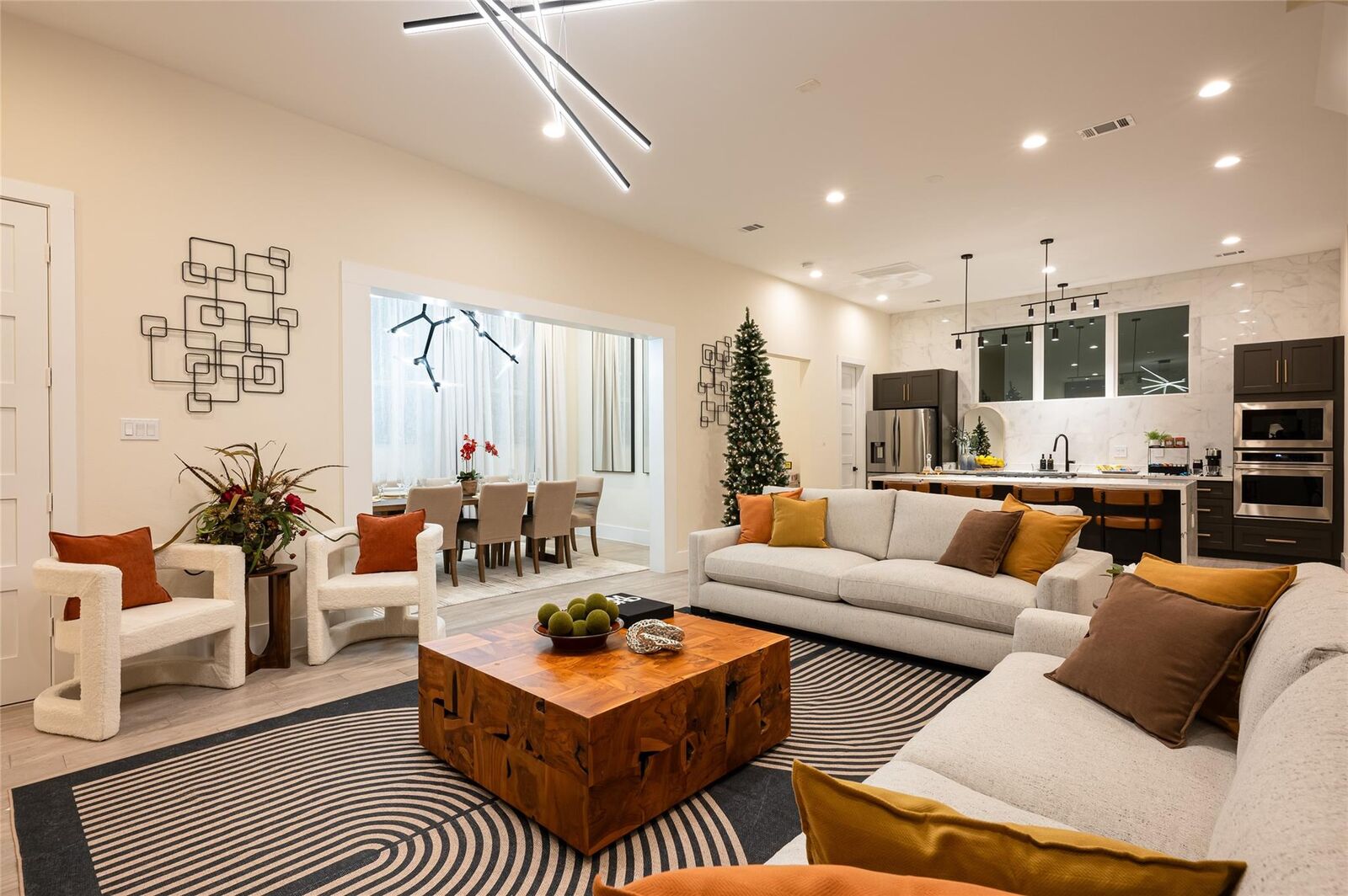 Property Photo:  913 Thompson Street  TX 77007 