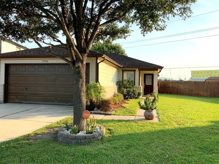 Property Photo:  15506 Red Pine Ridge Way  TX 77049 