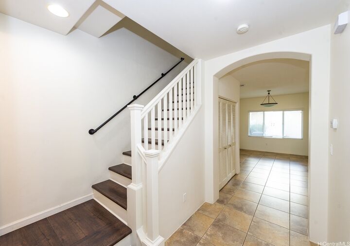 Property Photo: 91-1040 Kaileolea Drive Dd4 HI 96706