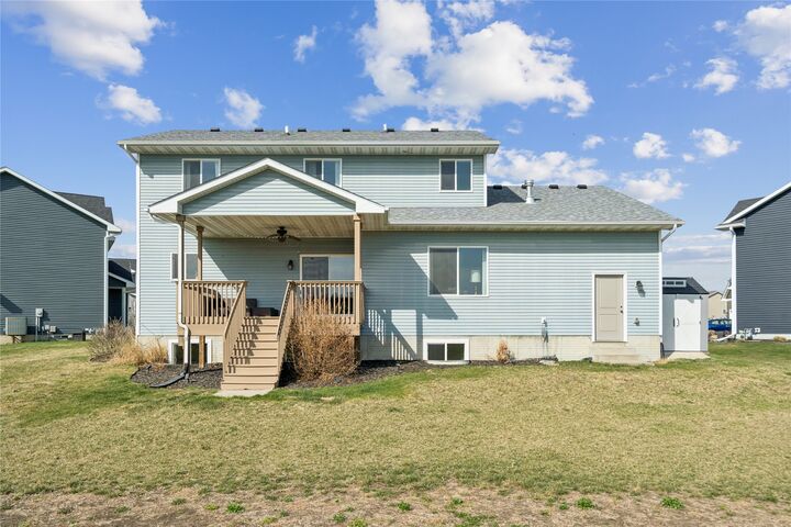 Property Photo:  260 SE Dorr Court  IA 50327 