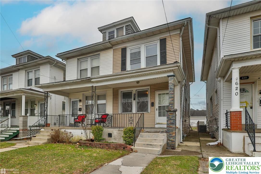 Property Photo:  622 E Locust Street  PA 18018 