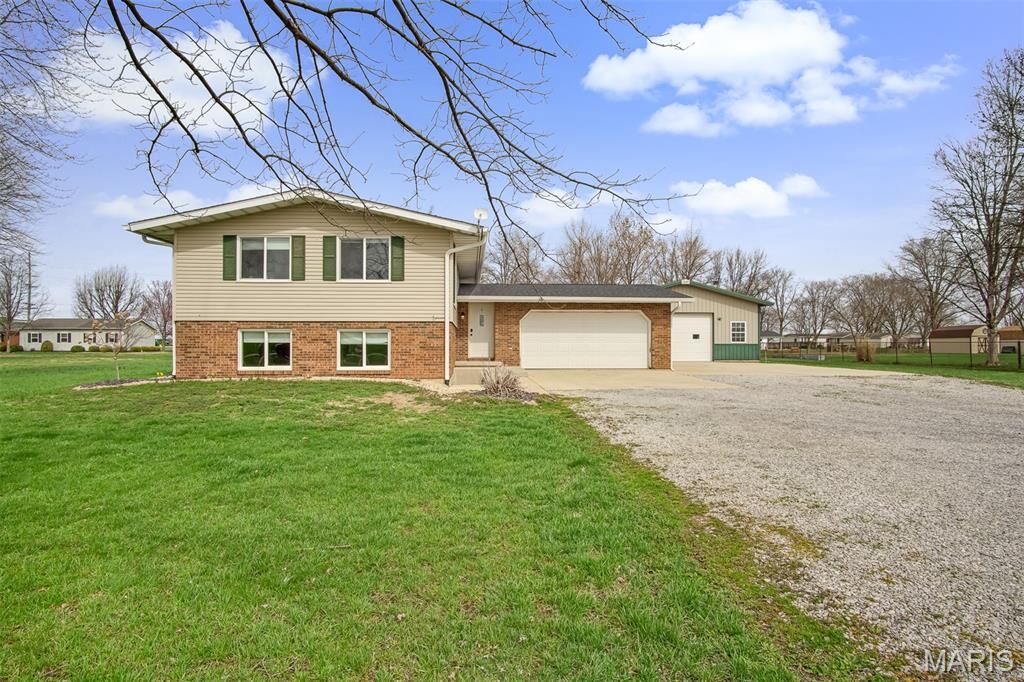 Property Photo:  8011 Von Bokel Drive  IL 62230 