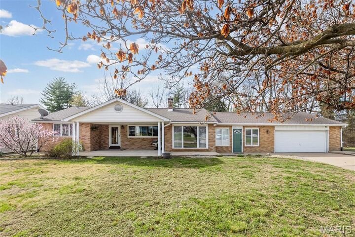 Property Photo:  2305 W Delmar Avenue  IL 62035 