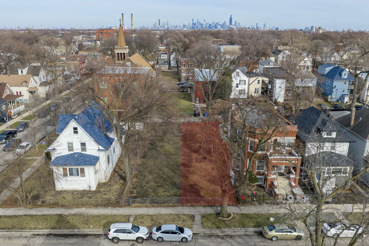 Property Photo:  555 N Leclaire Avenue  IL 60644 