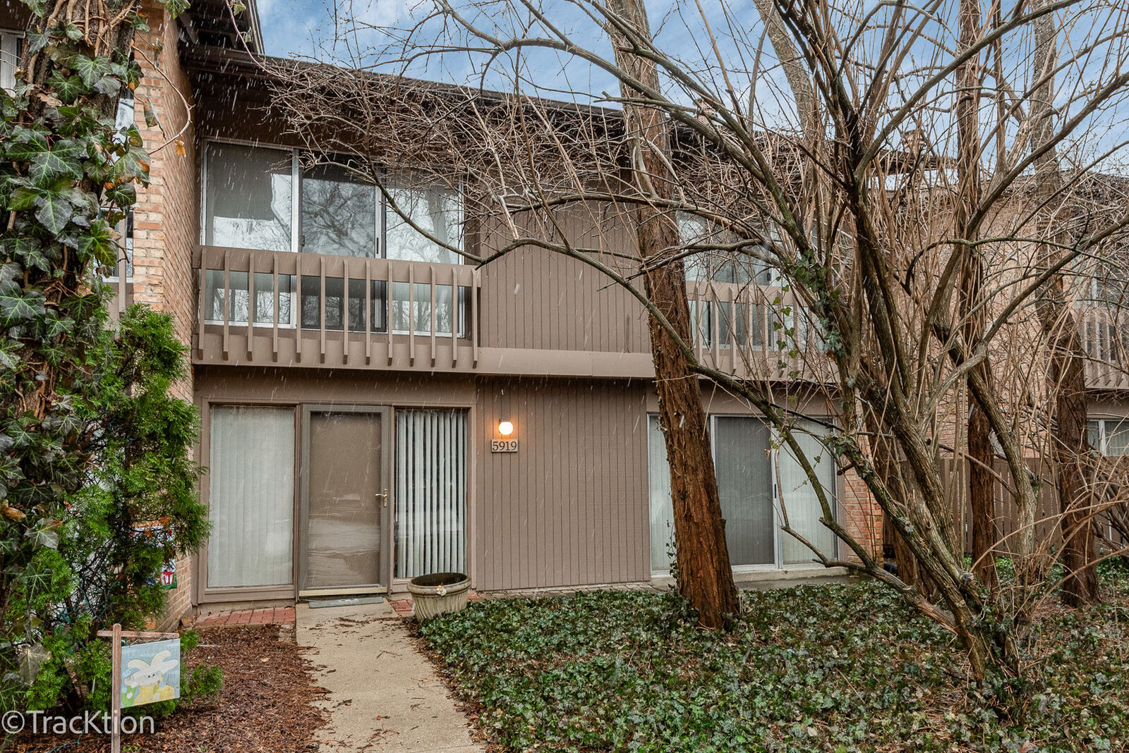 Property Photo:  5919 Oakwood Drive 141F  IL 60532 