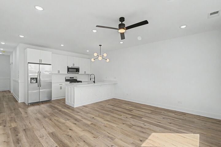Property Photo: 3316 W Adams Street IL 60624
