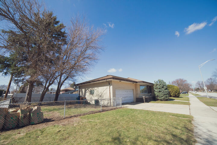Property Photo:  6201 W 90th Place  IL 60453 