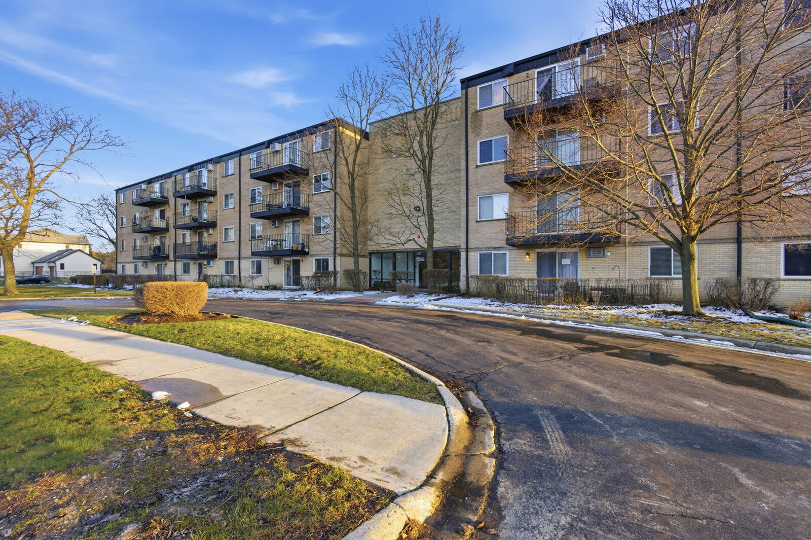 Property Photo: 2515 E Olive Street 1C IL 60004
