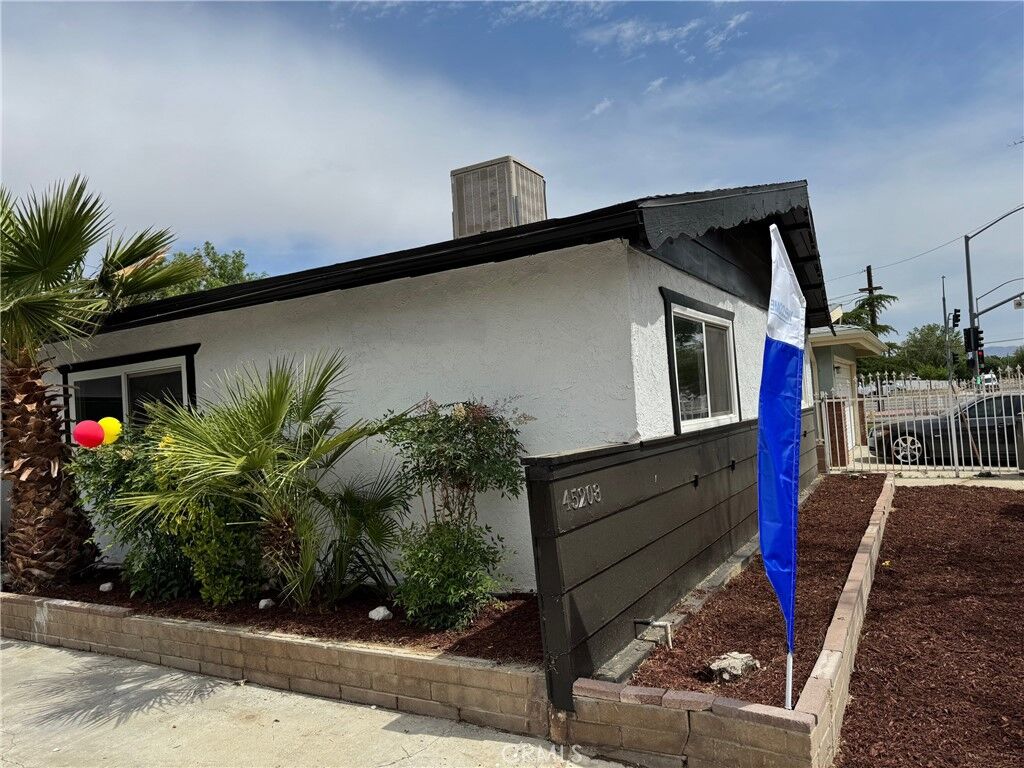 Property Photo: 45208 17th W CA 93534