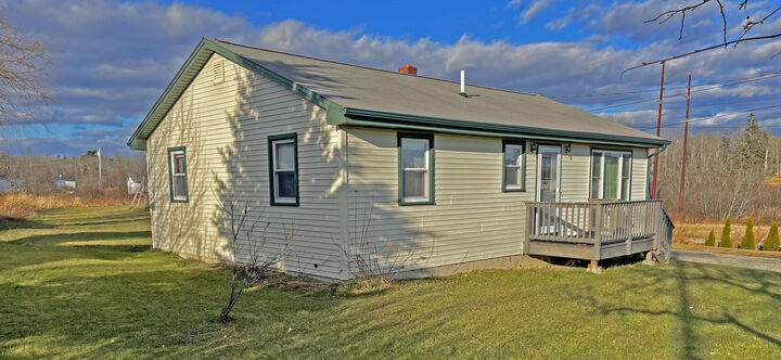 Property Photo:  382 Main Street  ME 04605 