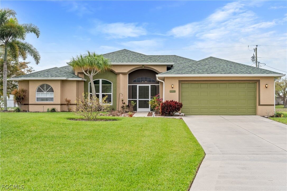 Property Photo:  1128 SW 41st Terrace  FL 33914 