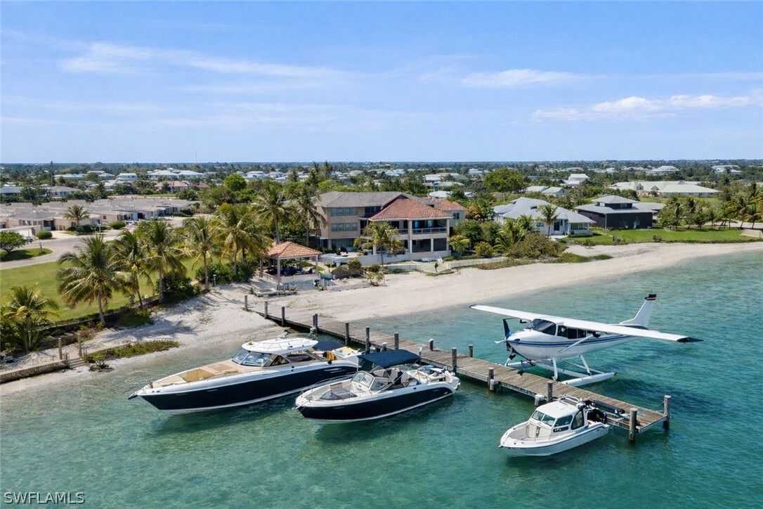 Property Photo:  211 Kingfisher Drive  FL 33924 