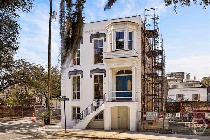 Property Photo: 127 E Gordon Street GA 31401