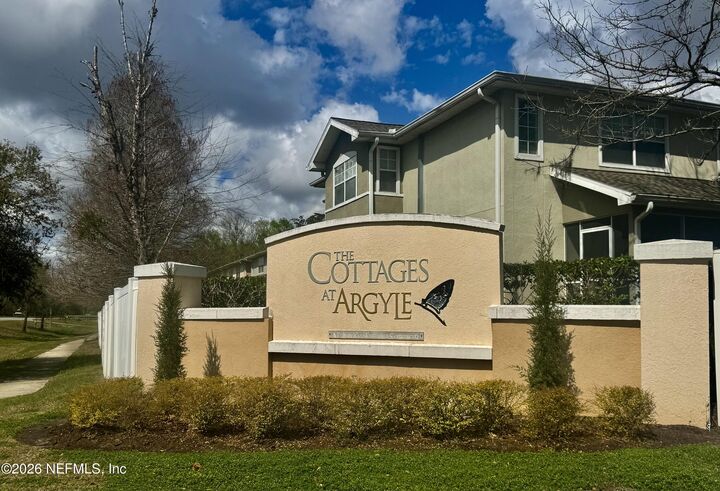 Property Photo:  8550 Argyle Business Loop 1303  FL 32244 