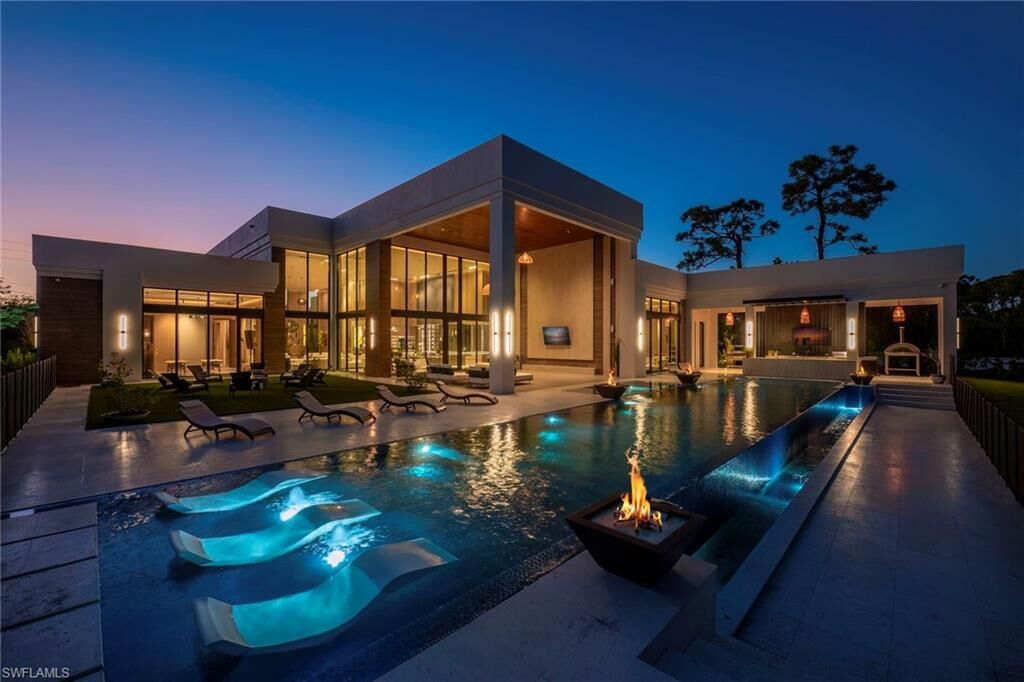 Property Photo:  6616 Trail Blvd  FL 34108 