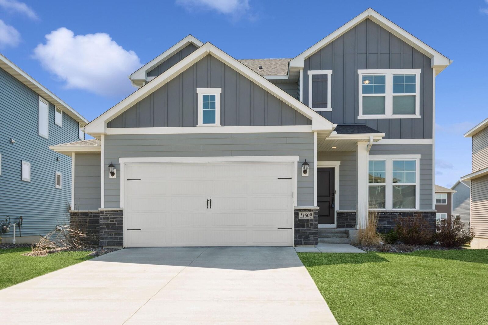 Property Photo:  11609 Ranchview Lane N  MN 55369 