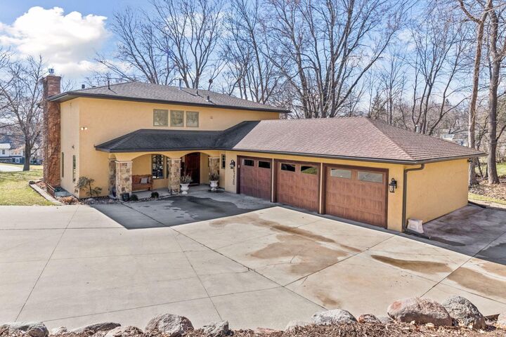 Property Photo: 6220 Barberry Circle MN 55331
