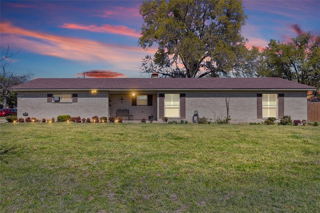 Property Photo:  1901 College Street  TX 75482 