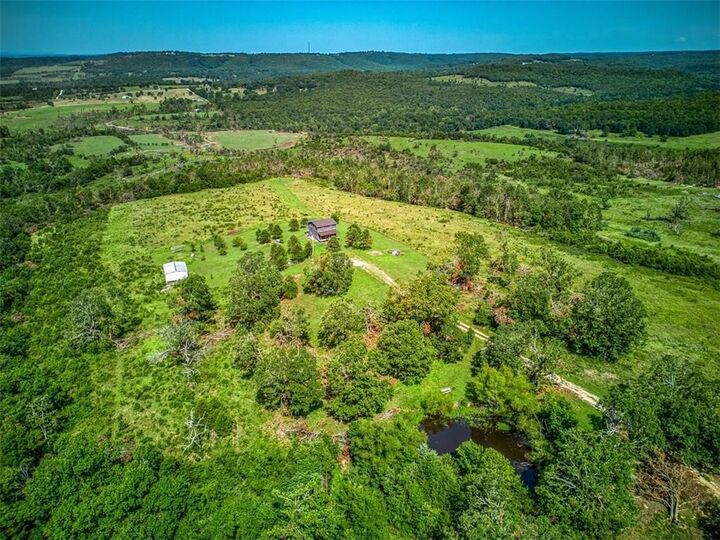 Property Photo: 552 Deer Meadows Lane AR 72687